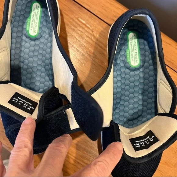 Youyun Slip-On Shoes‎ - Picture 5 of 10